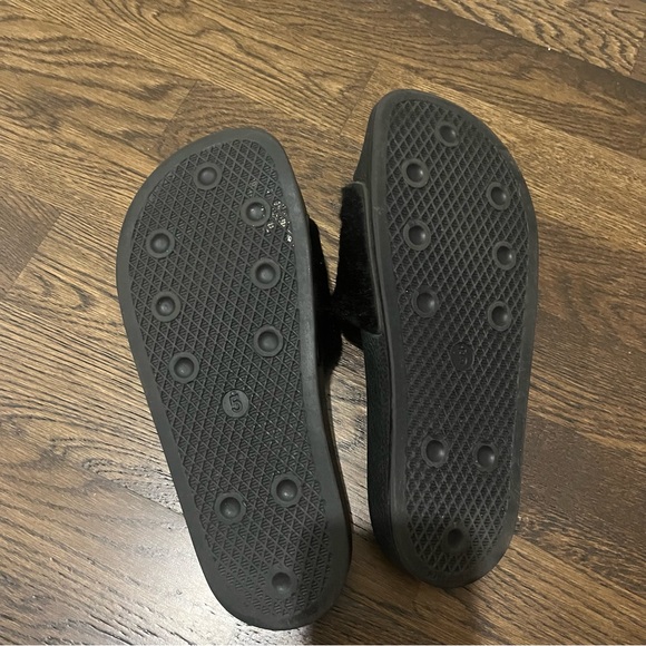 Adidas Adilette Pony Hair Flat Slider Sandals Black - Picture 4 of 6